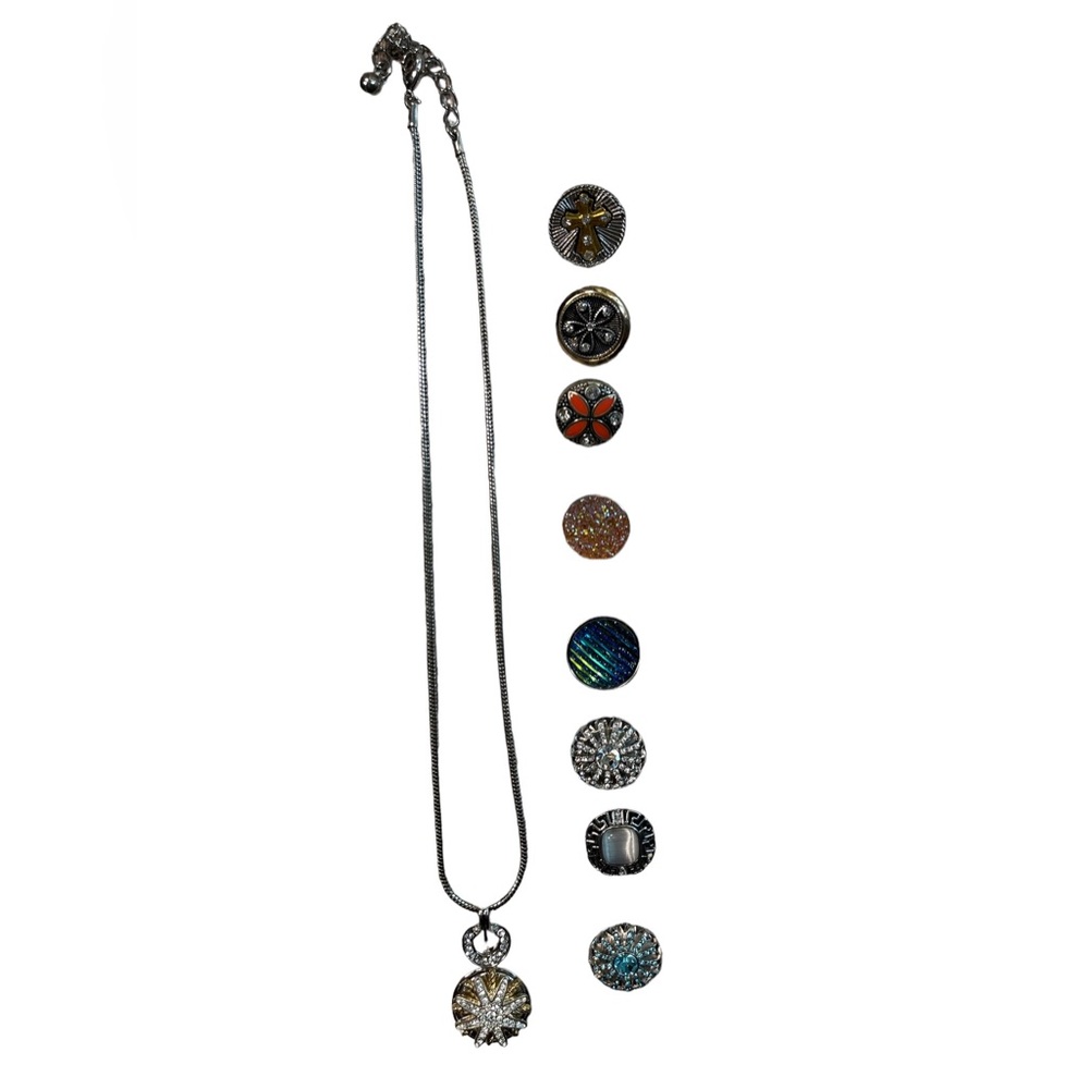 Snap Charm Necklace with 9 beautiful 😍 Charms!